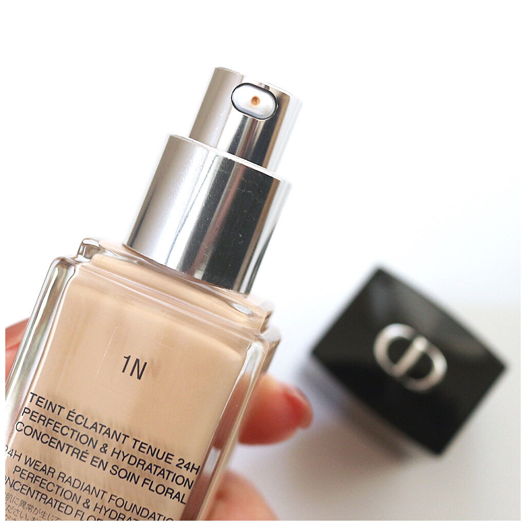 ディオールスキン フォーエヴァー フルイド グロウ/Dior/リキッドファンデーションを使ったクチコミ（2枚目）