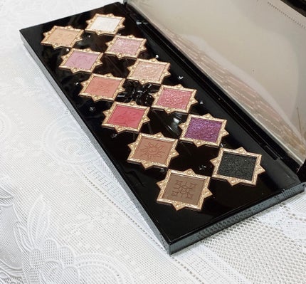 フラワーノーズ ダークエンジェル/ブリリアントプラス/アイシャドウパレットを使ったクチコミ(3枚目)