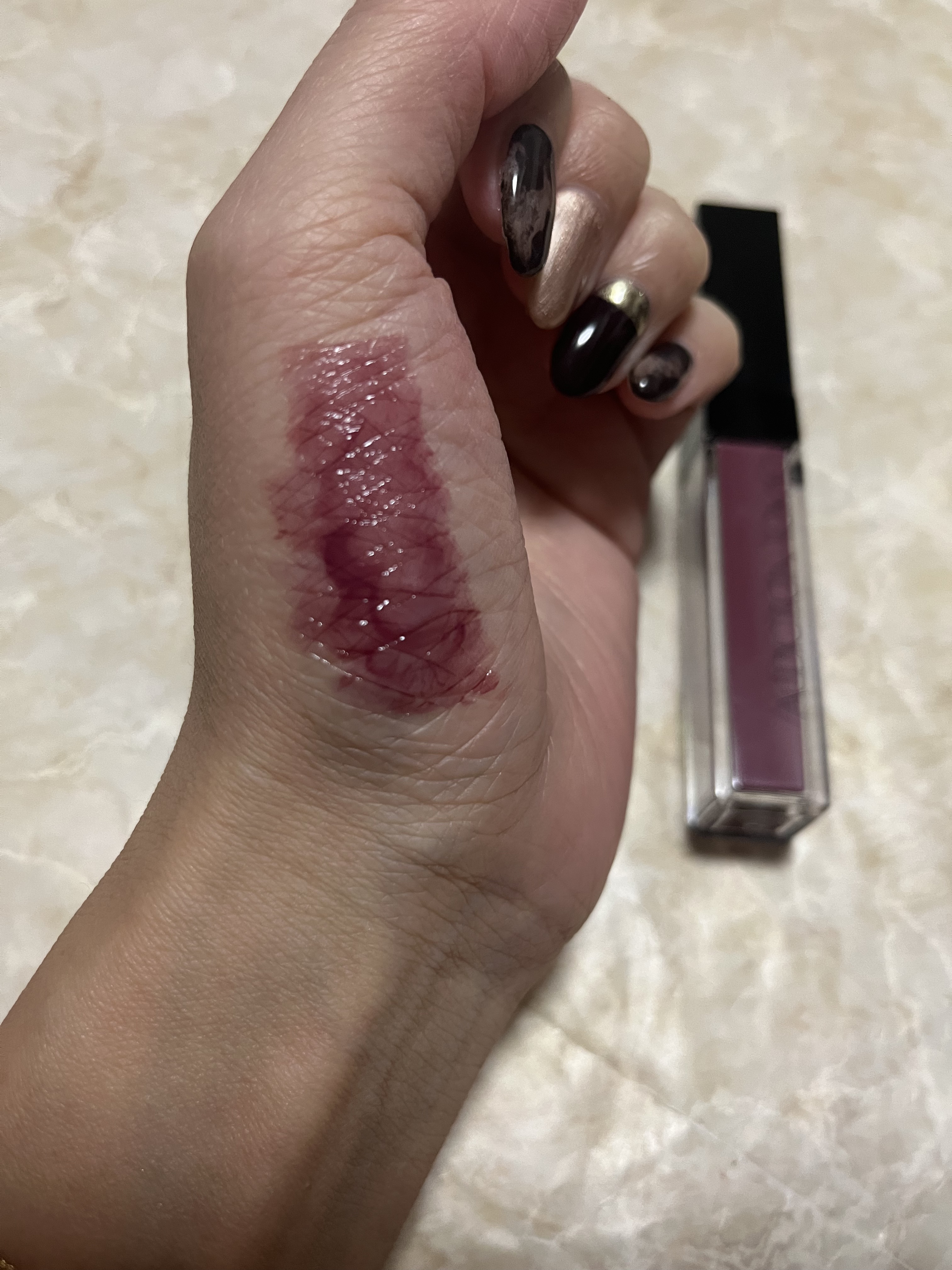 アディクション　リップ セラム ティント 009 Midnight Fuchsia/ADDICTION/リップティントを使ったクチコミ（2枚目）