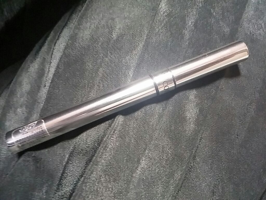 ブラックキープWP(スーパーシャープ)/コフレドール/リキッドアイライナーを使ったクチコミ（1枚目）