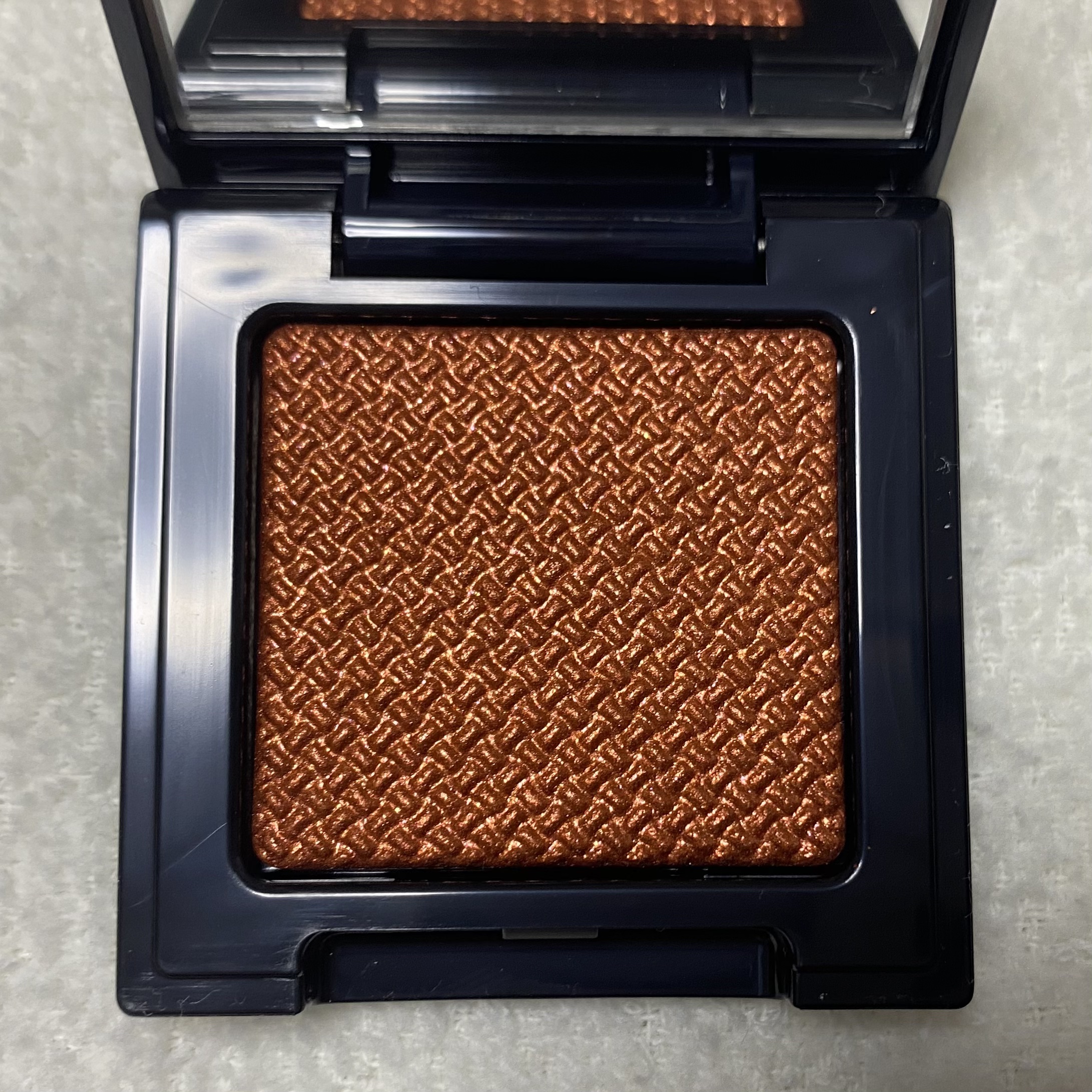 エレガンス ラズル スターアイカラー  S01 Glistening Passion/エレガンス ラズル /単色アイシャドウを使ったクチコミ（2枚目）