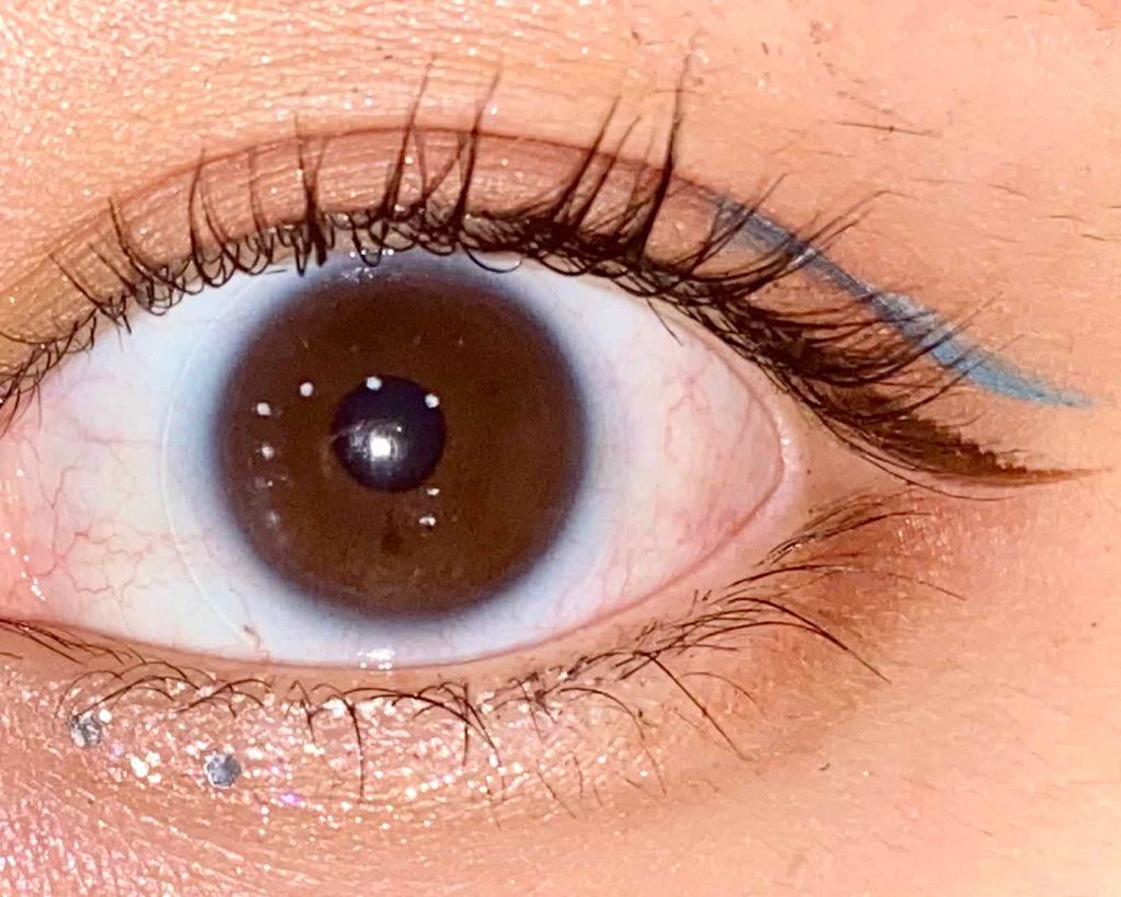 EYE OPENING LINER LIGHT-BLUE/UZU BY FLOWFUSHI/リキッドアイライナーを使ったクチコミ（2枚目）