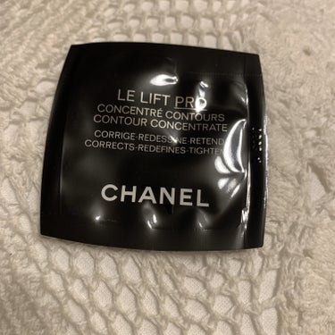 CHANEL LL プロ セラムのクチコミ「年齢とともに現れる肌悩みにアプローチし、すっきりと引き締まった印象の肌へと整えます。包み込むよ.....」（1枚目）