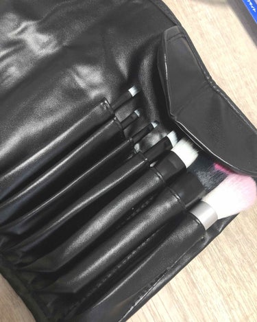 UR GLAM　V POWDER BRUSH（Vパウダーブラシ）/U R GLAM/メイクブラシを使ったクチコミ（2枚目）