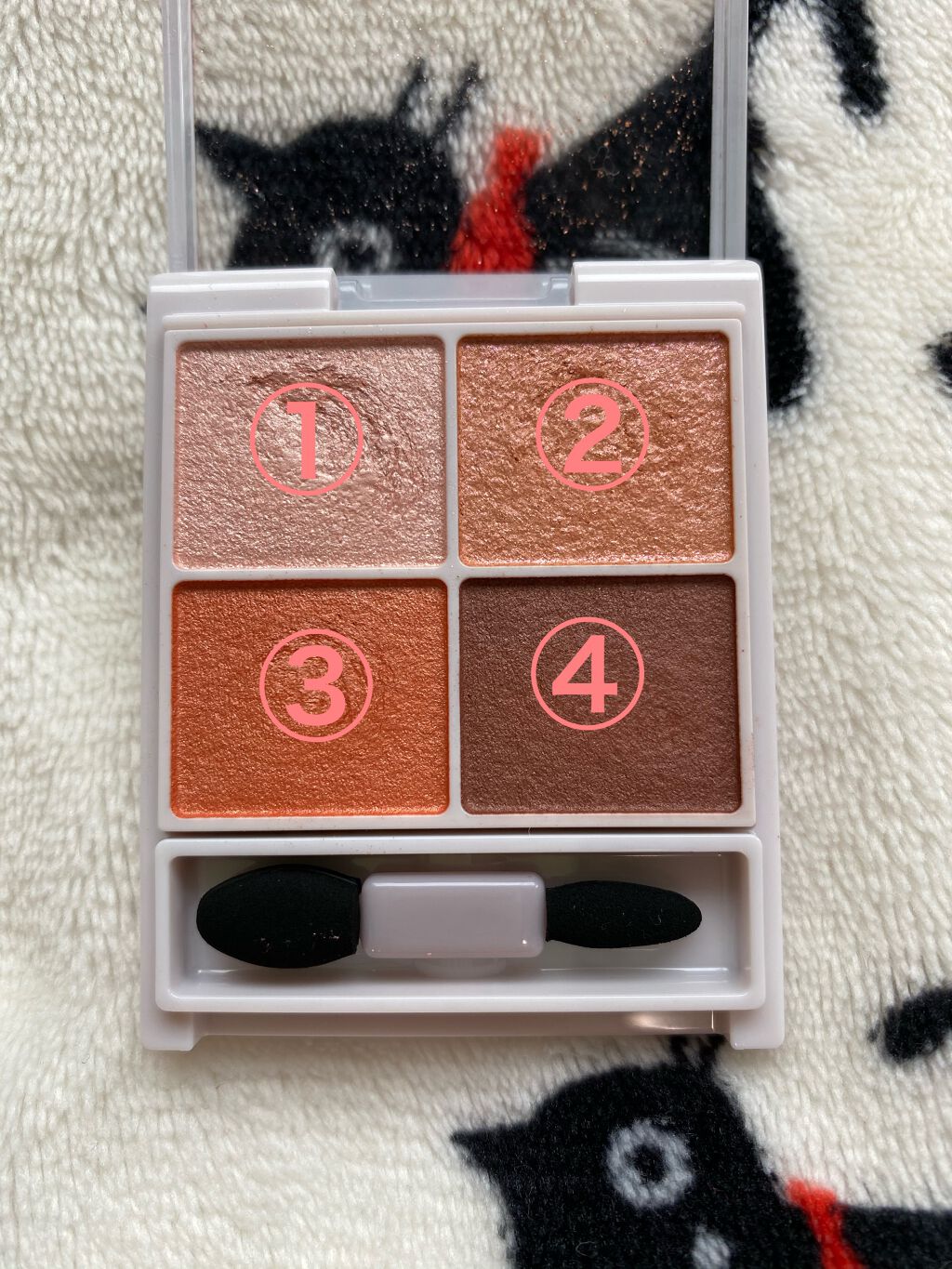 シルキースフレアイズ/キャンメイク/アイシャドウパレットを使ったクチコミ（2枚目）