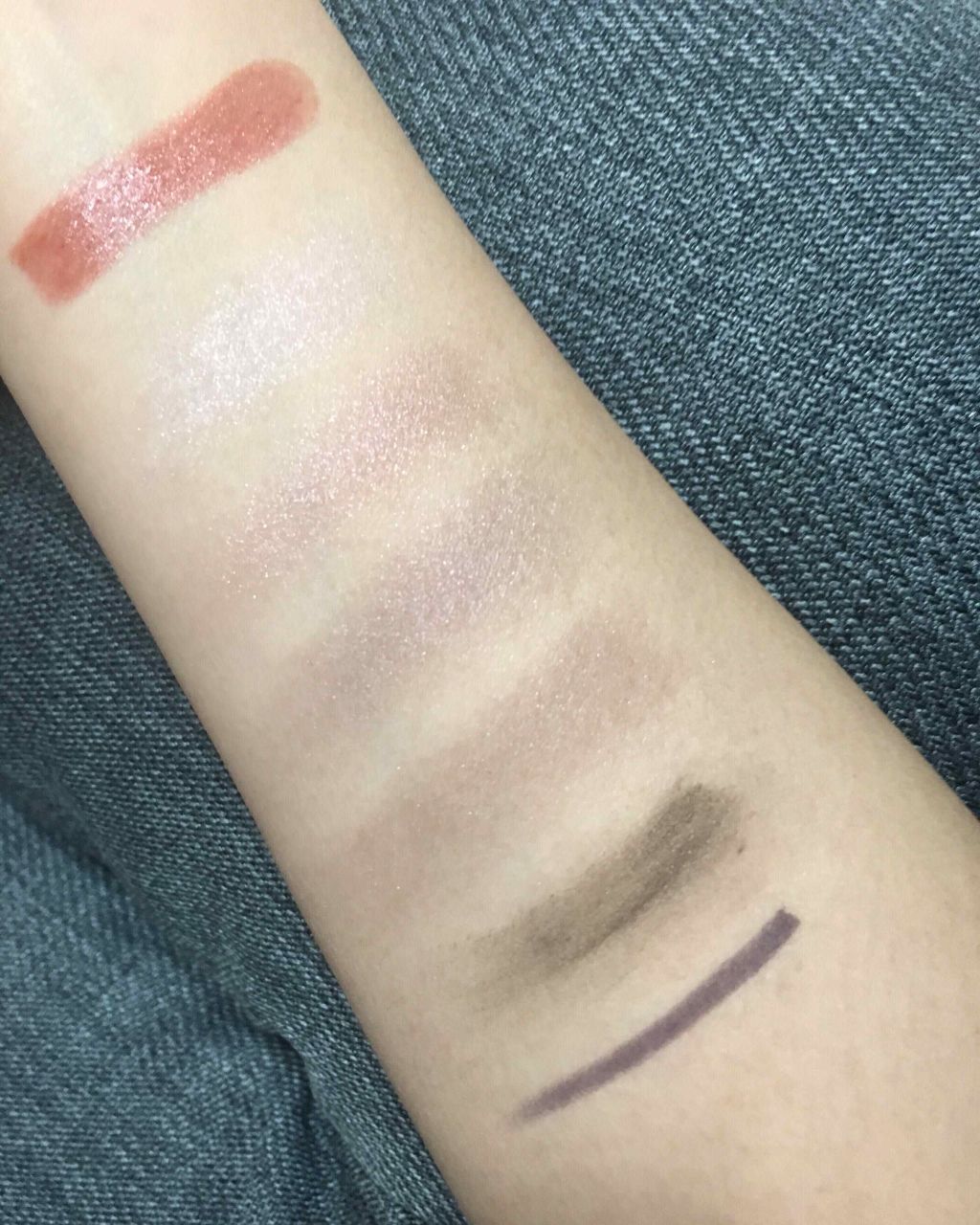 ラスティンググロスリップ/CEZANNE/口紅を使ったクチコミ(2枚目)