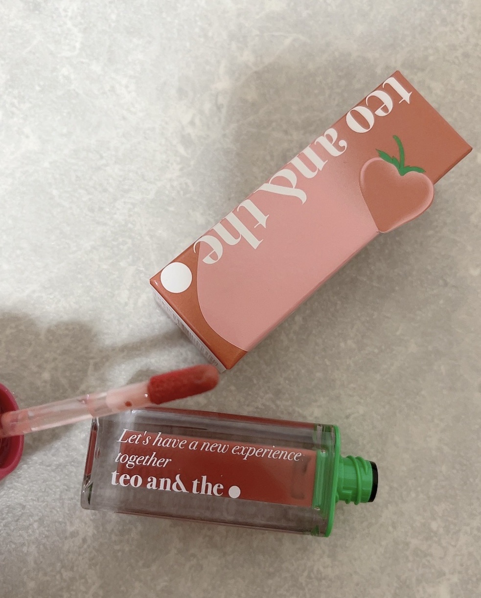 teo and the Verry Jellow/タオアンダー/リップグロスを使ったクチコミ（2枚目）