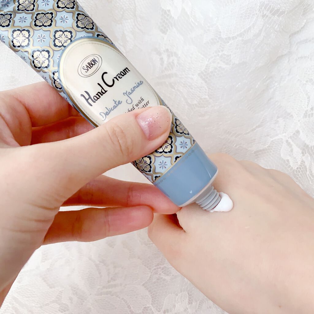 ハンドクリームの正しい塗り方とは?おすすめハンドクリームも|男女どちらも健やかな手に♡のサムネイル