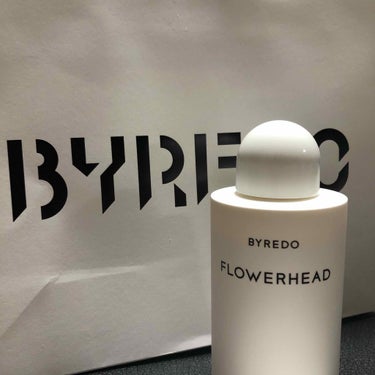 BYREDO ボディローション Flowerhead

スウェーデンの香水ブランドBYREDOのボディローション。
沢山香りがあるのですが、中でもこのフラワーヘッドが花屋にいるようなフレッシュな花の香り
