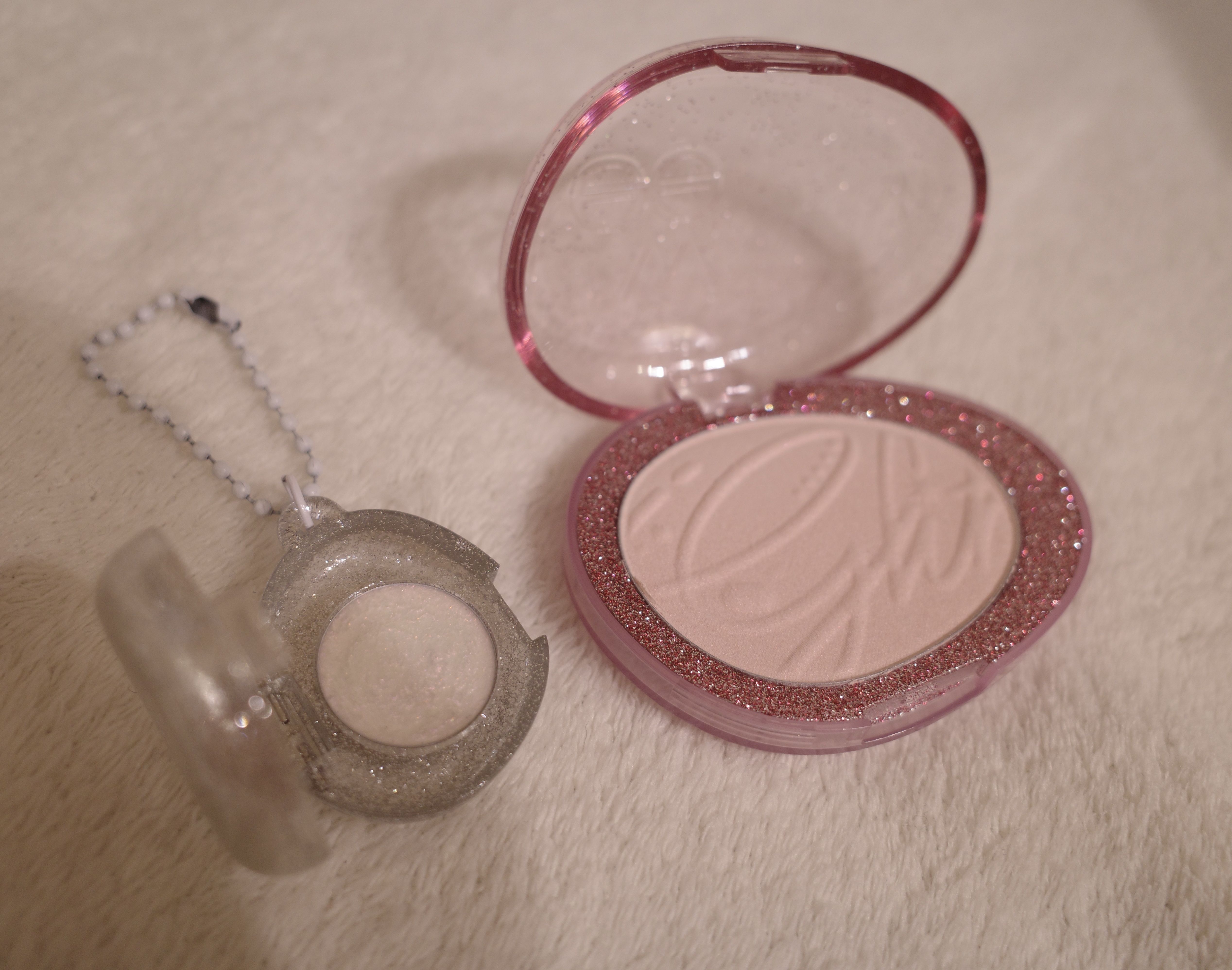 フィー グリッツストーンハイライター/fwee/パウダーハイライトを使ったクチコミ（2枚目）