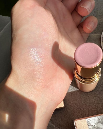 t_h_h_t on LIPS 「*@toonecosmetics#ルミナイザーバー03ラベンダ..」(4枚目)