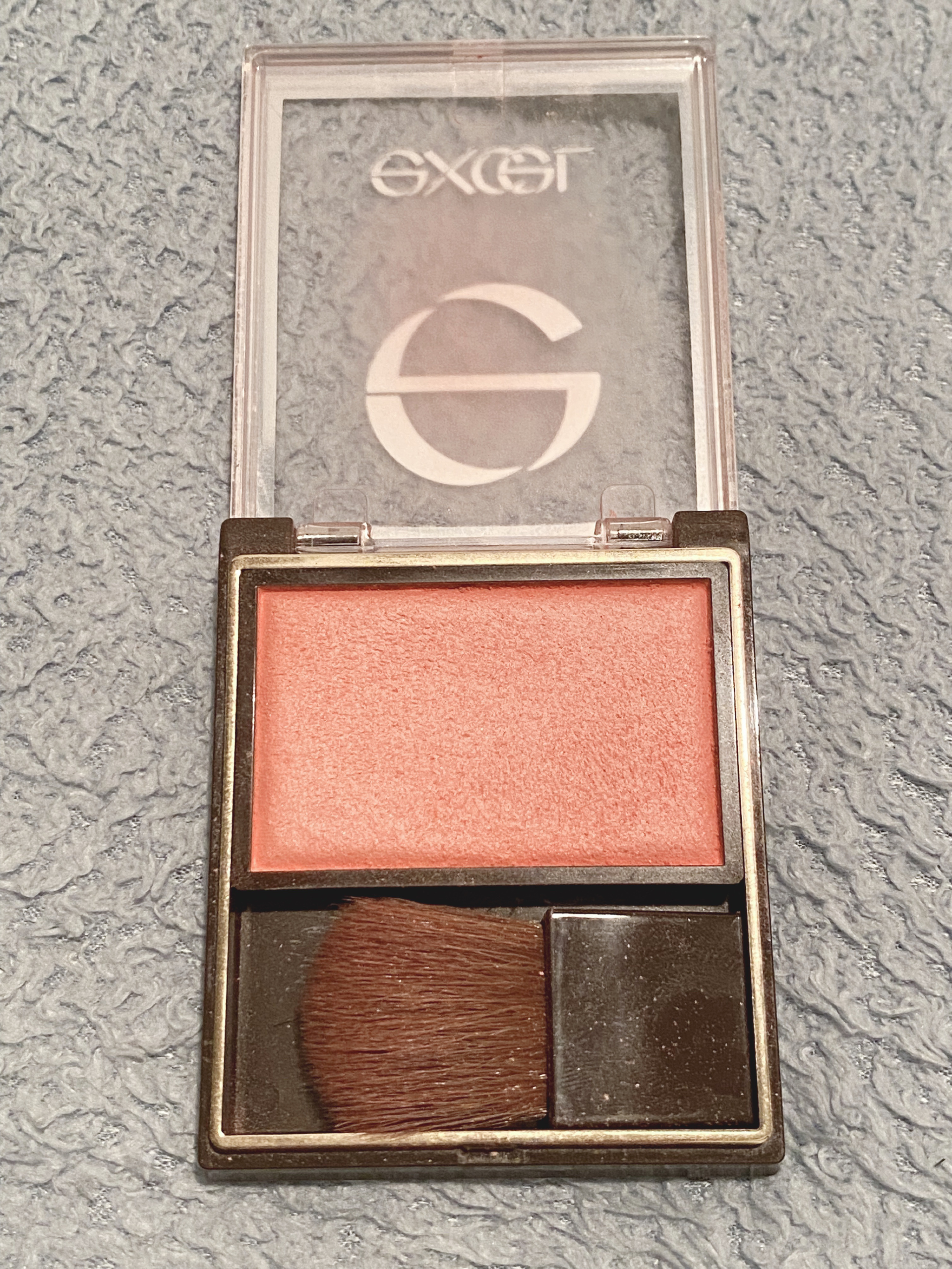 スキニーリッチチーク RC04 シェルコーラル/excel/パウダーチークを使ったクチコミ（2枚目）