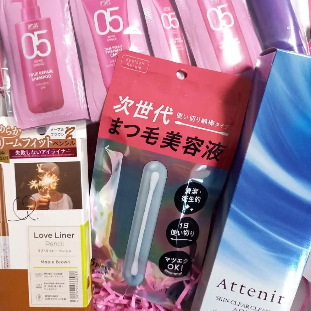 きつね on LIPS 「今月のRAXYBEAUTYBOX🐥届いたよー!!『わたしの瞳に..」(2枚目)