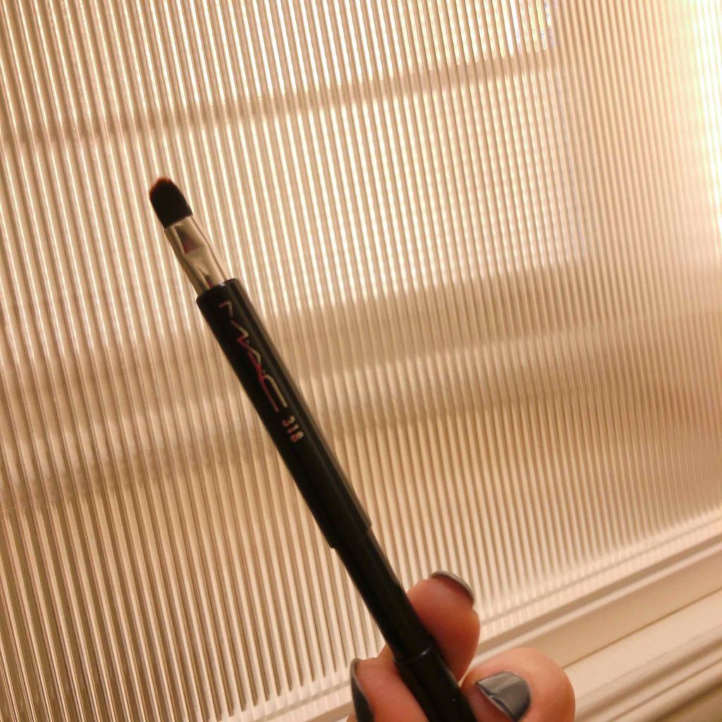 #318 リトラクタブルリップブラシ /M・A・C/メイクブラシを使ったクチコミ(2枚目)