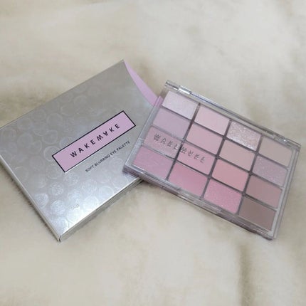 ソフトブラーリングアイパレット/wakemake/アイシャドウパレットを使ったクチコミ(2枚目)