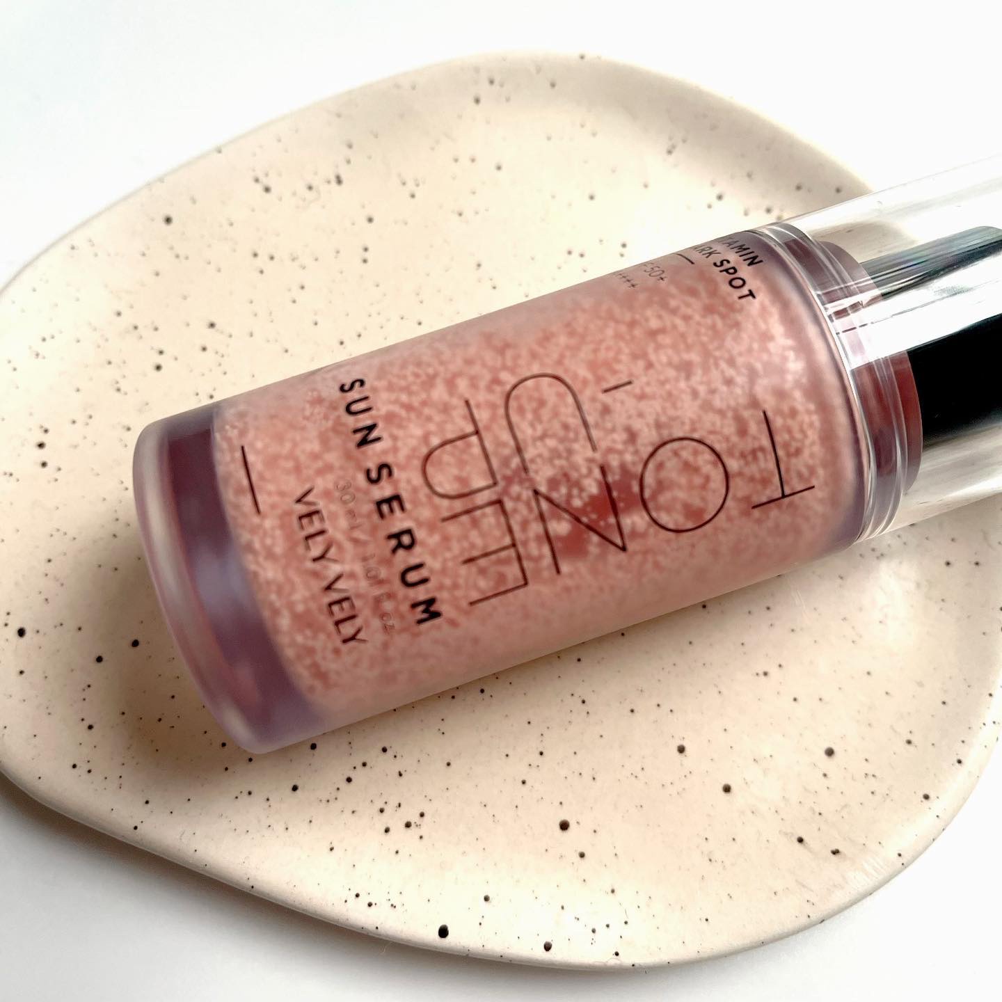 ビタミントーンアップサンセラム/VELY VELY/日焼け止めローションを使ったクチコミ（2枚目）