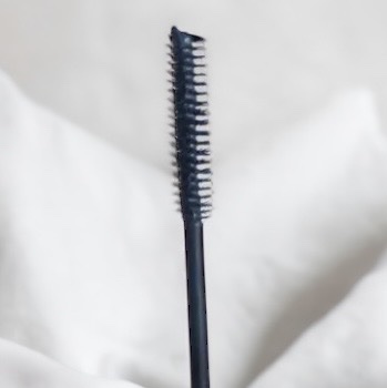 エテュセ アイエディション（マスカラベース）LE R728 夢中ネイビー(限定版)/ettusais/マスカラ下地を使ったクチコミ（1枚目）