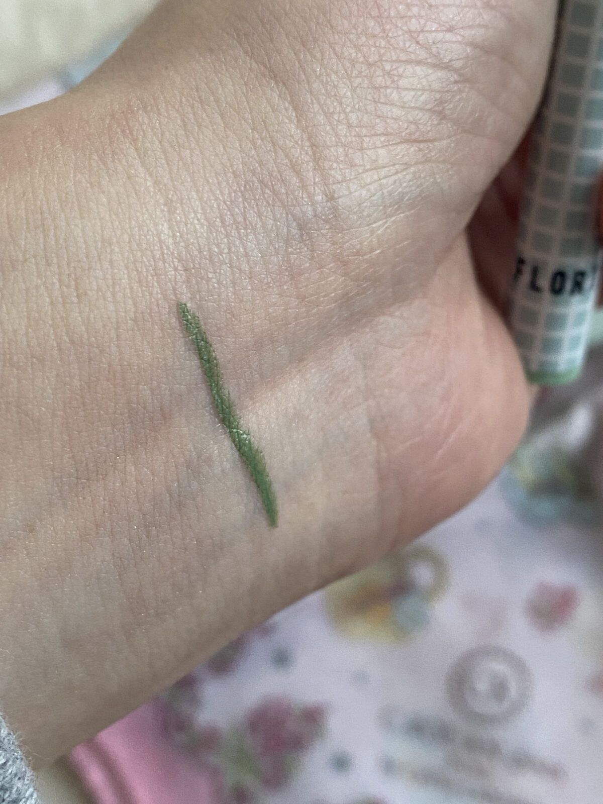 サラダdeフルーツカラーリキッドアイライナーWP 02 コーヒー/FLORTTE/リキッドアイライナーを使ったクチコミ（3枚目）