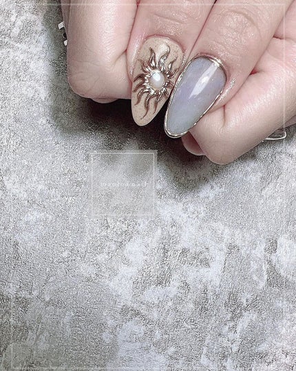 #フレンチネイル,#ネイル,#アートネイル,#春ネイル,#ミラーアートネイル,#白フレンチネイル,#フレンチネイル,#タイル柄ネイル,#ミラーネイル,#手書きアートネイル,#夏ネイル,#ミラーネイル,#シルバーアクセネイル,#太陽ネイル,#天王寺ネイルのネイルデザイン