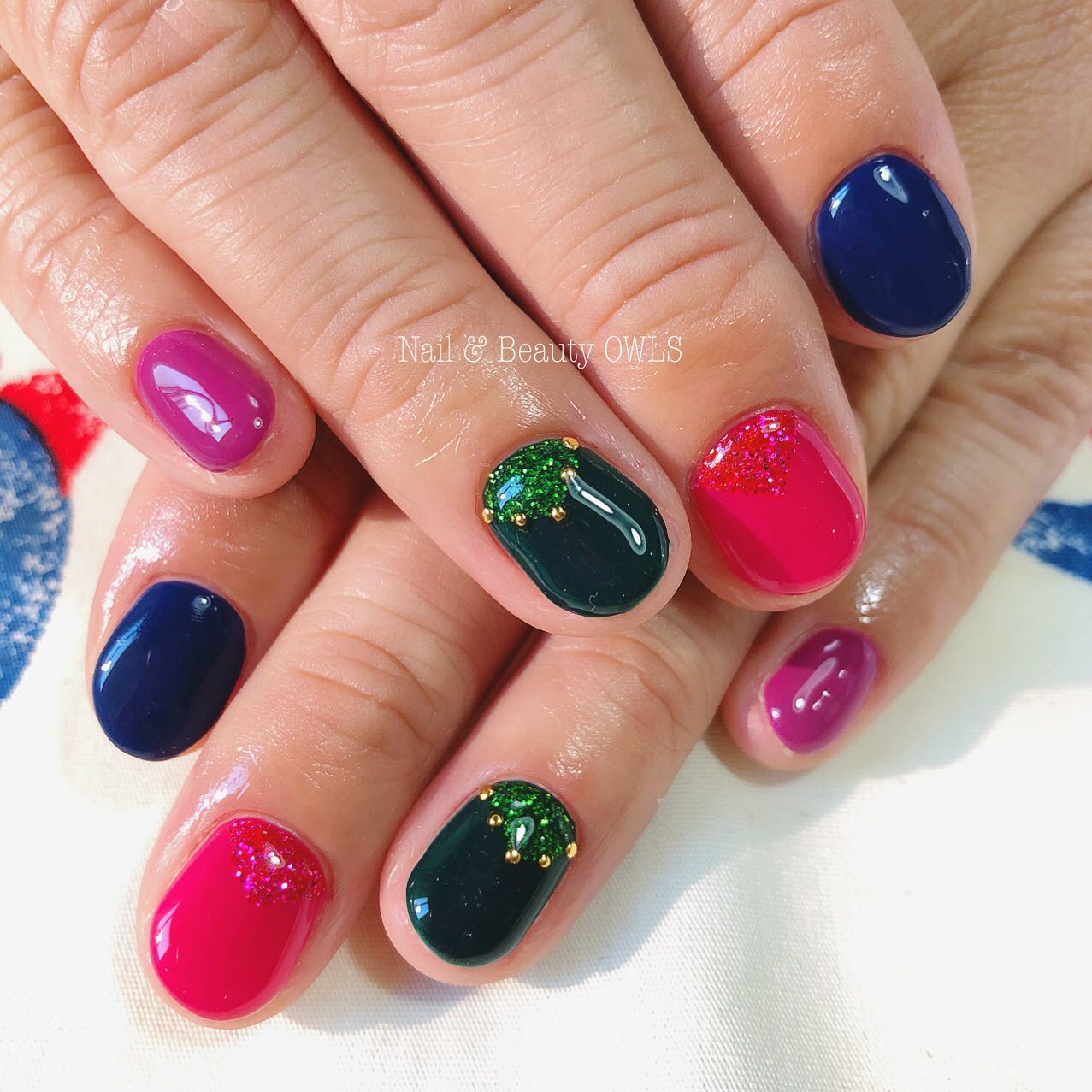 ぴよこれいと あうるす on LIPS 「いつかの、熱波先輩のカラフル達♡#ニュアンスネイル#カラフルネ..」(1枚目)