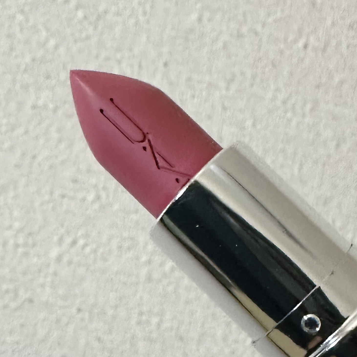 マキシマル スリーク サテン リップスティック 802 ブレイブ/M・A・C/口紅を使ったクチコミ（3枚目）