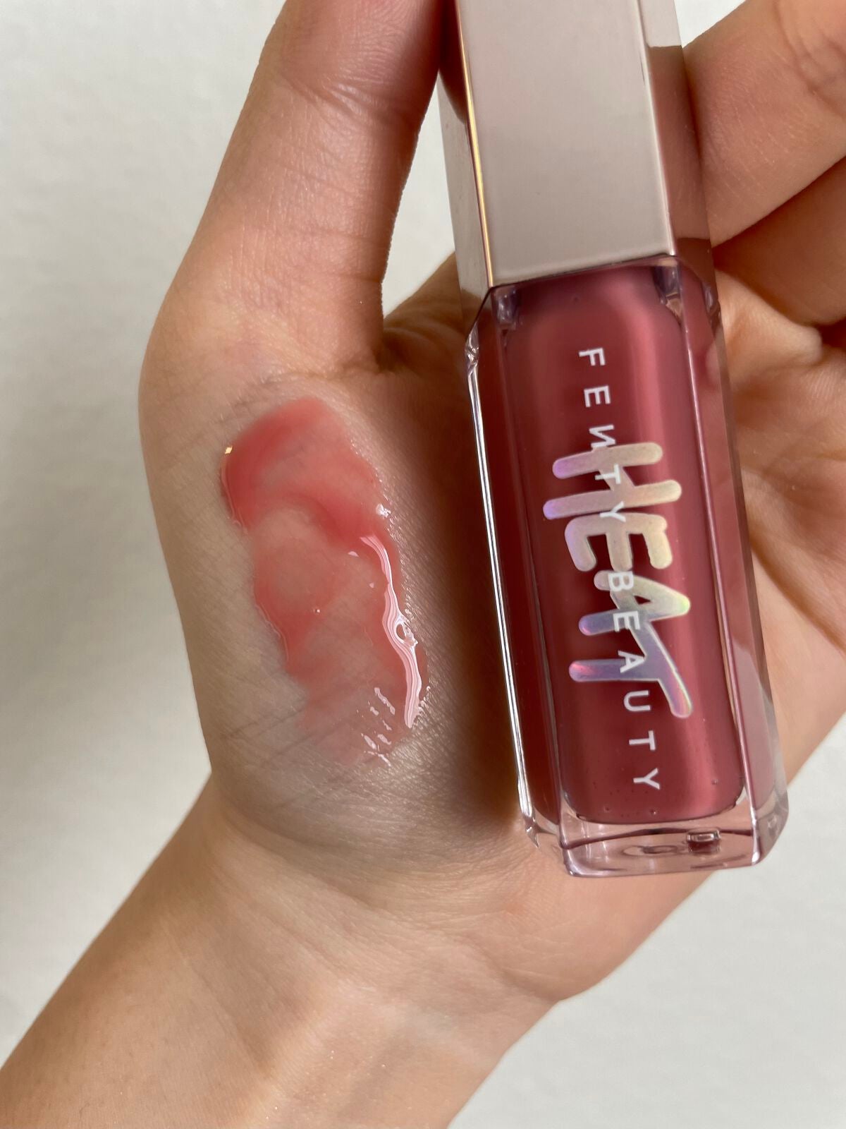 GLOSS BOMB Universal Lip Luminizer/FENTY BEAUTY BY RIHANNA/リップグロスを使ったクチコミ(3枚目)