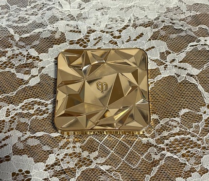 ル・レオスールデクラ /クレ・ド・ポー ボーテ/パウダーハイライトを使ったクチコミ(4枚目)