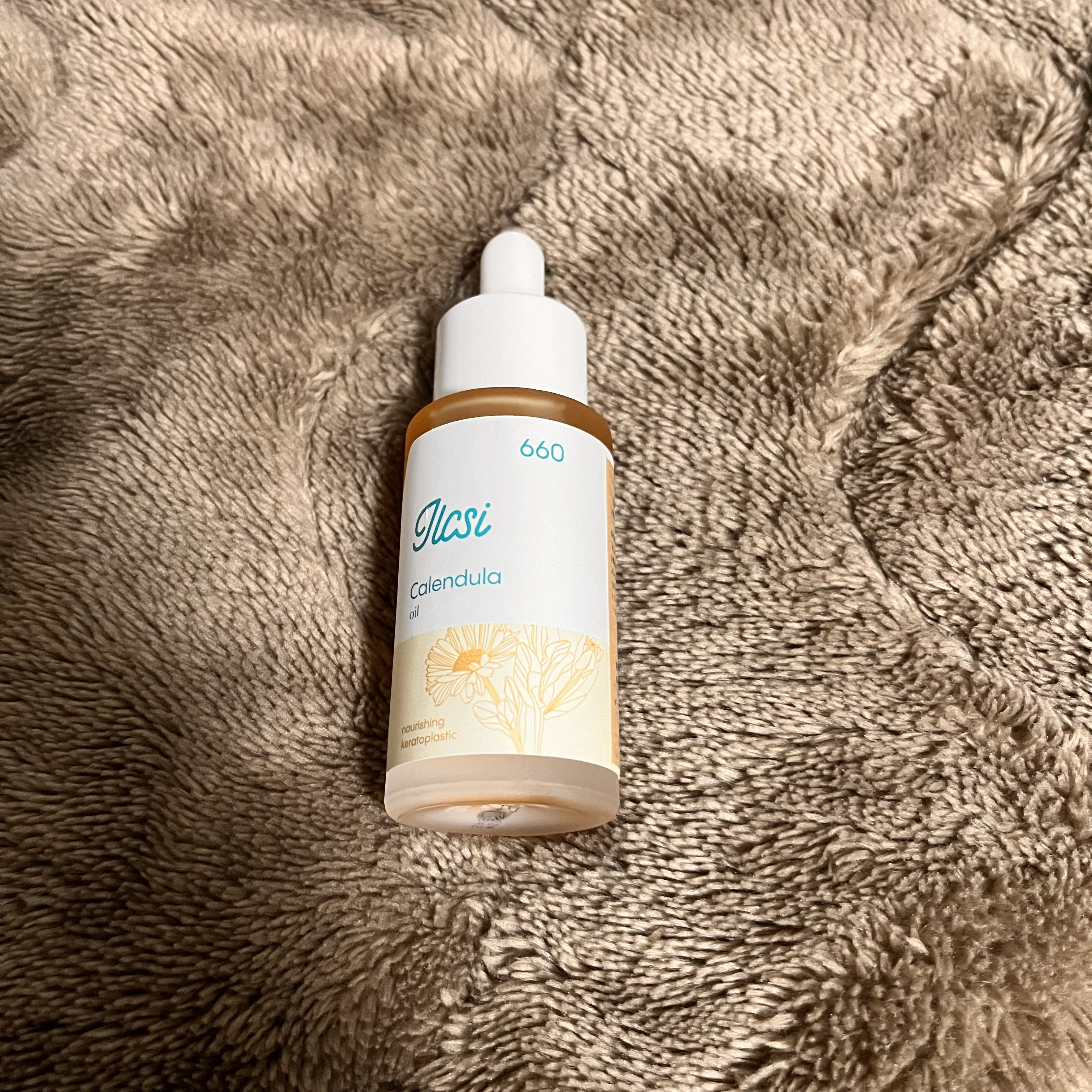 ILCSI エステリペアのクチコミ「オイルですがベタつかないためすごく使いやすいです！
髪のまとまり具合も使用するしないで大きく変.....」（1枚目）