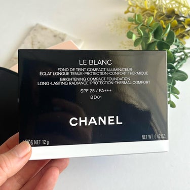 CHANEL ル ブラン ブライトニング コンパクト SPF25/PA+++ のクチコミ「さすがのCHANEL品質に感動✨
CHANEL　ル・ブラン ブライトニングコンパクト パウダリ.....」（3枚目）