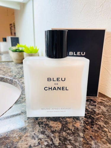 BLUE DE CHANELのAfter Shave Balm(アフターシェイブバーム)です、ブルードゥ・シャネルのメンズラインのコスメはハズレが無くというより、個人的に好きなので良く使ってますが、こち