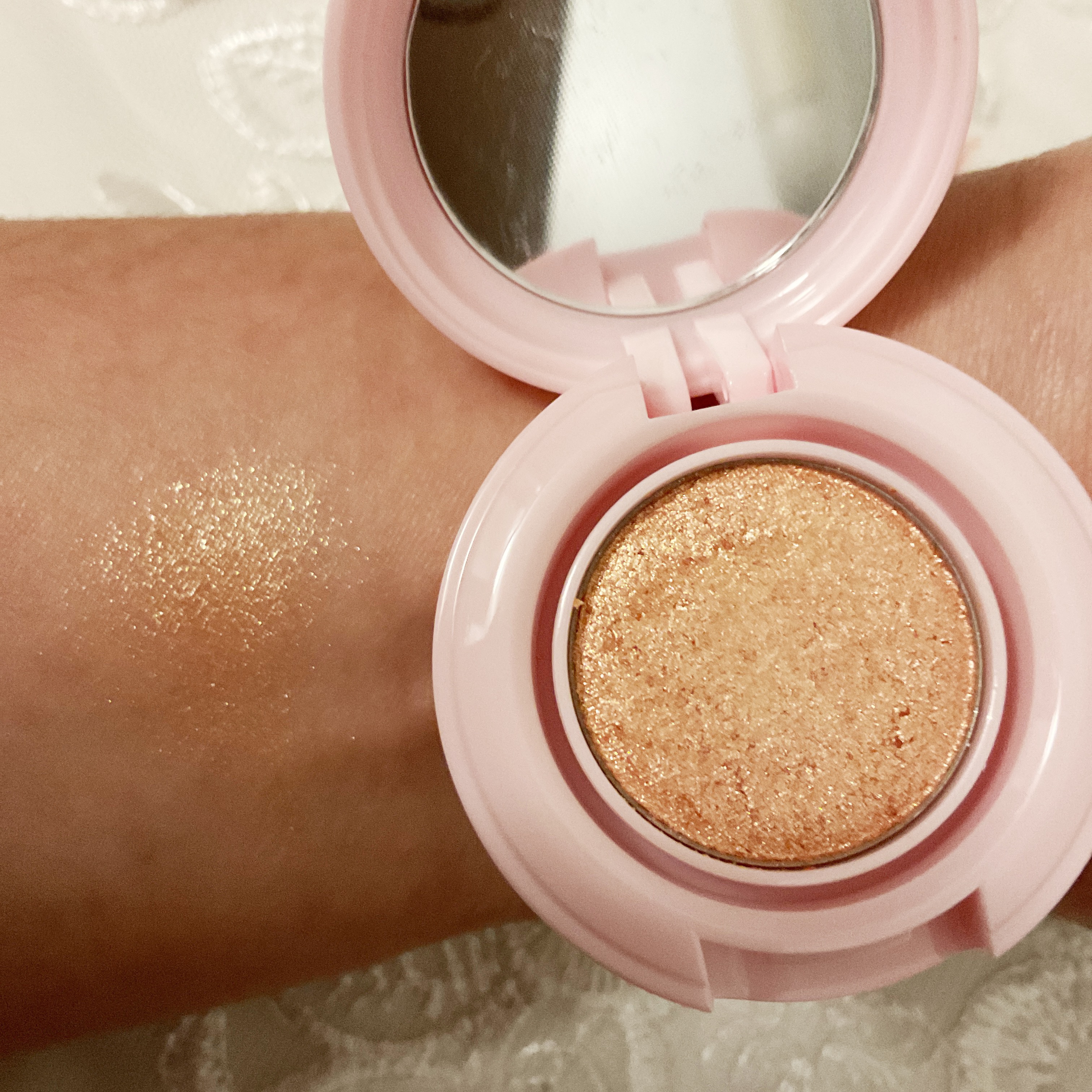 ミニライクアシャドウ/BLESSED MOON/単色アイシャドウを使ったクチコミ（2枚目）