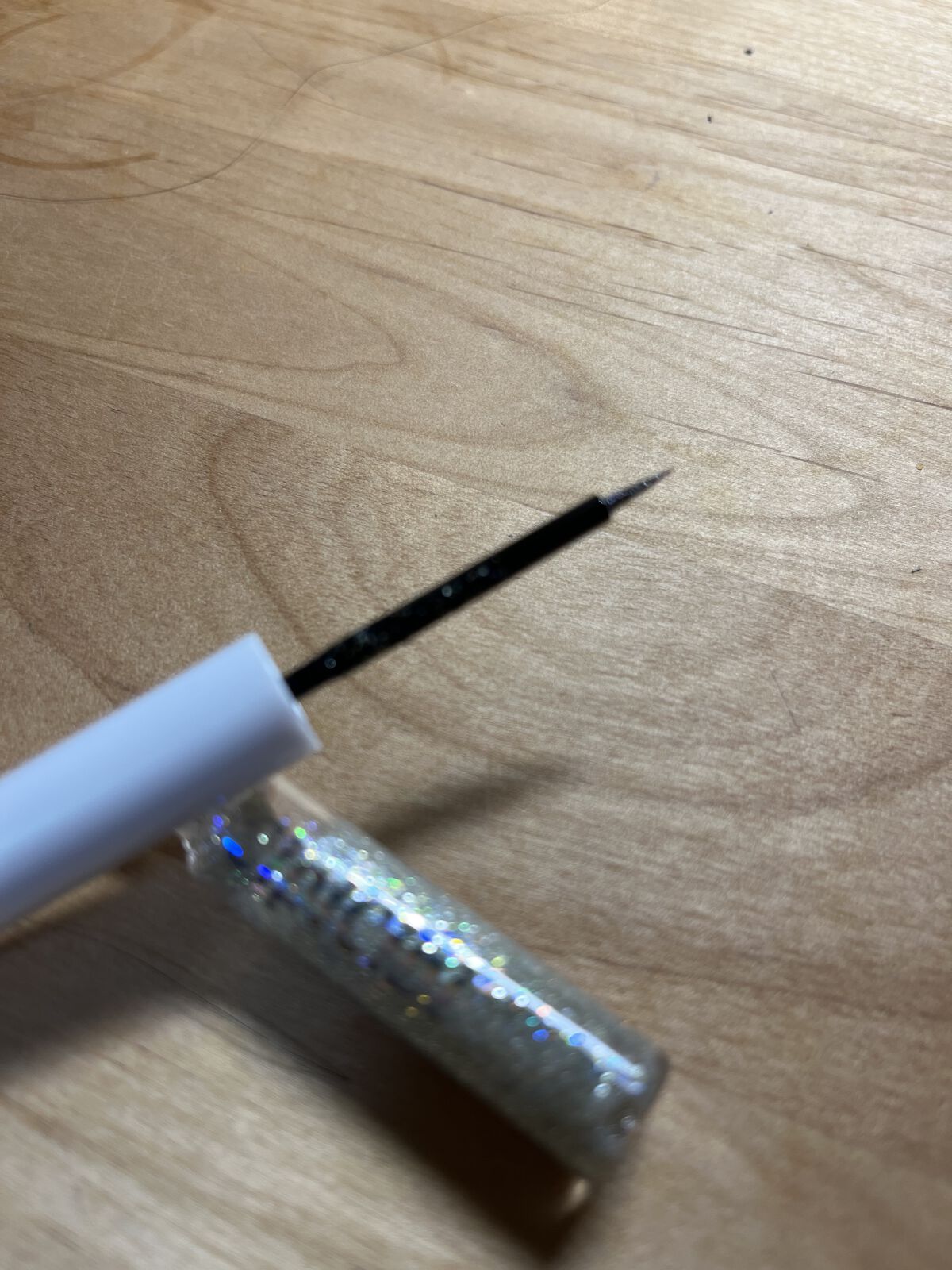 グリッター イルミネーションライナー R/CipiCipi/リキッドアイライナーを使ったクチコミ（3枚目）