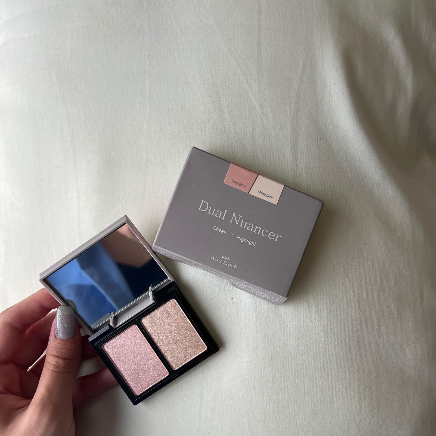 エアリータッチ デュアルニュアンサー/クラブ/パウダーハイライトを使ったクチコミ（2枚目）