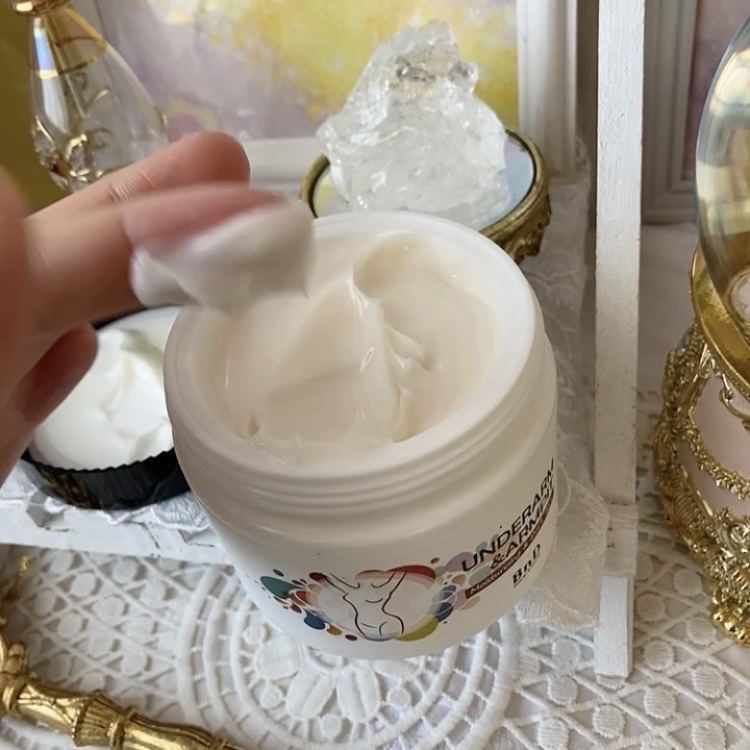 BnDアンダーアームクリーム(ボディクリーム)/BnD/デリケートゾーンケアを使ったクチコミ（2枚目）