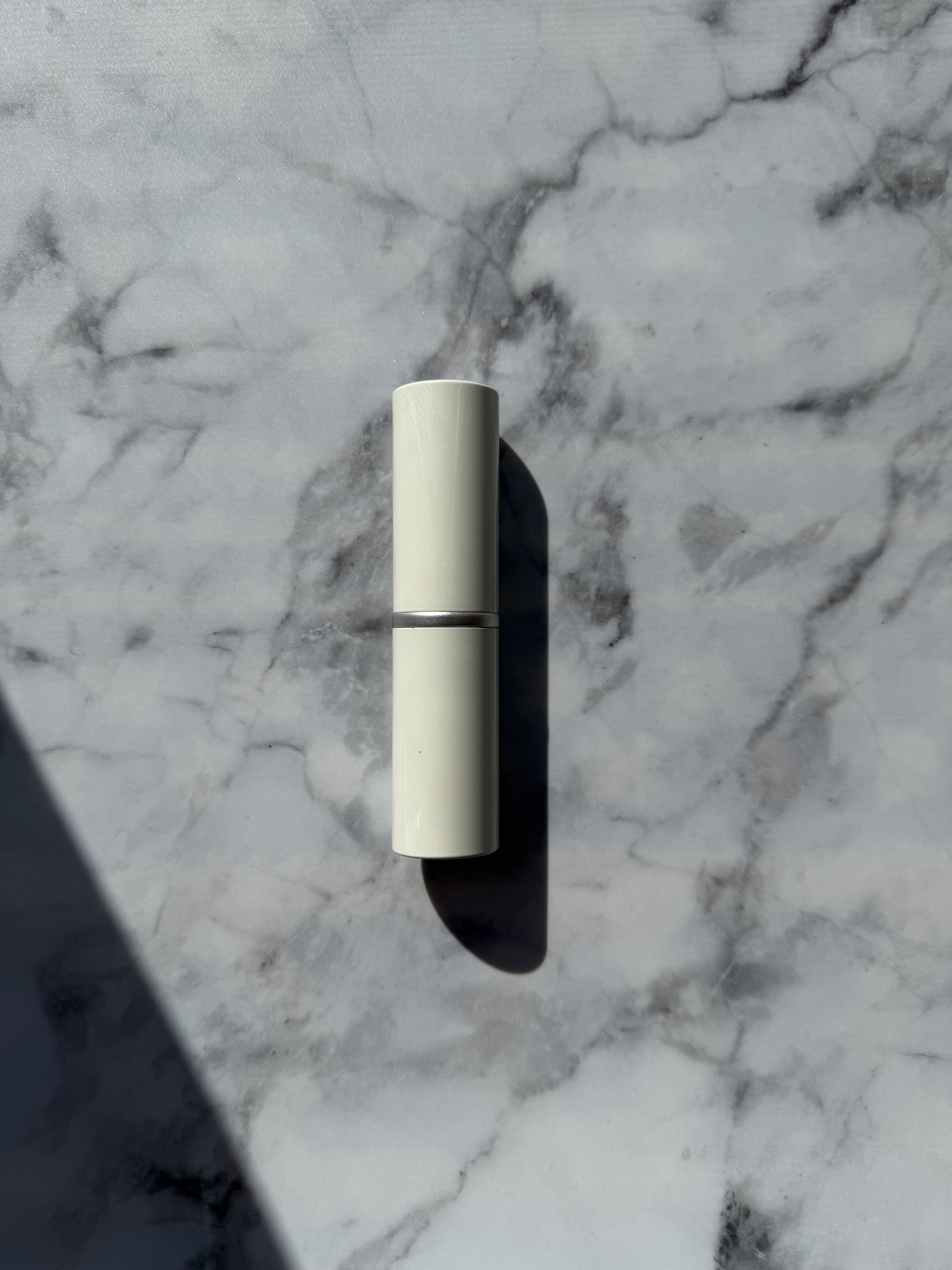 トゥルーディメンションラディアンスバーム LT003 グリーミング/hince/スティックハイライトを使ったクチコミ（2枚目）