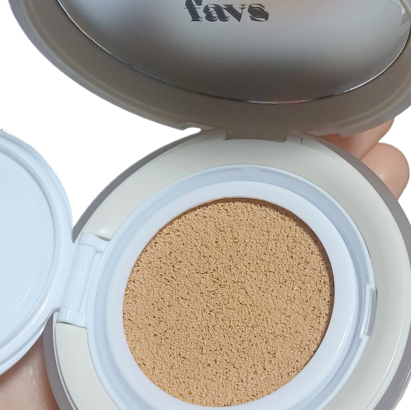 カーミンググロウアップクッションファンデーション/favs/リキッドファンデーションを使ったクチコミ(3枚目)