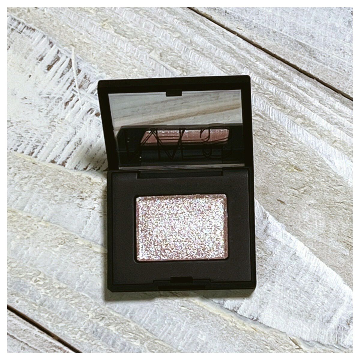 ハードワイヤードアイシャドー/NARS/単色アイシャドウを使ったクチコミ（2枚目）