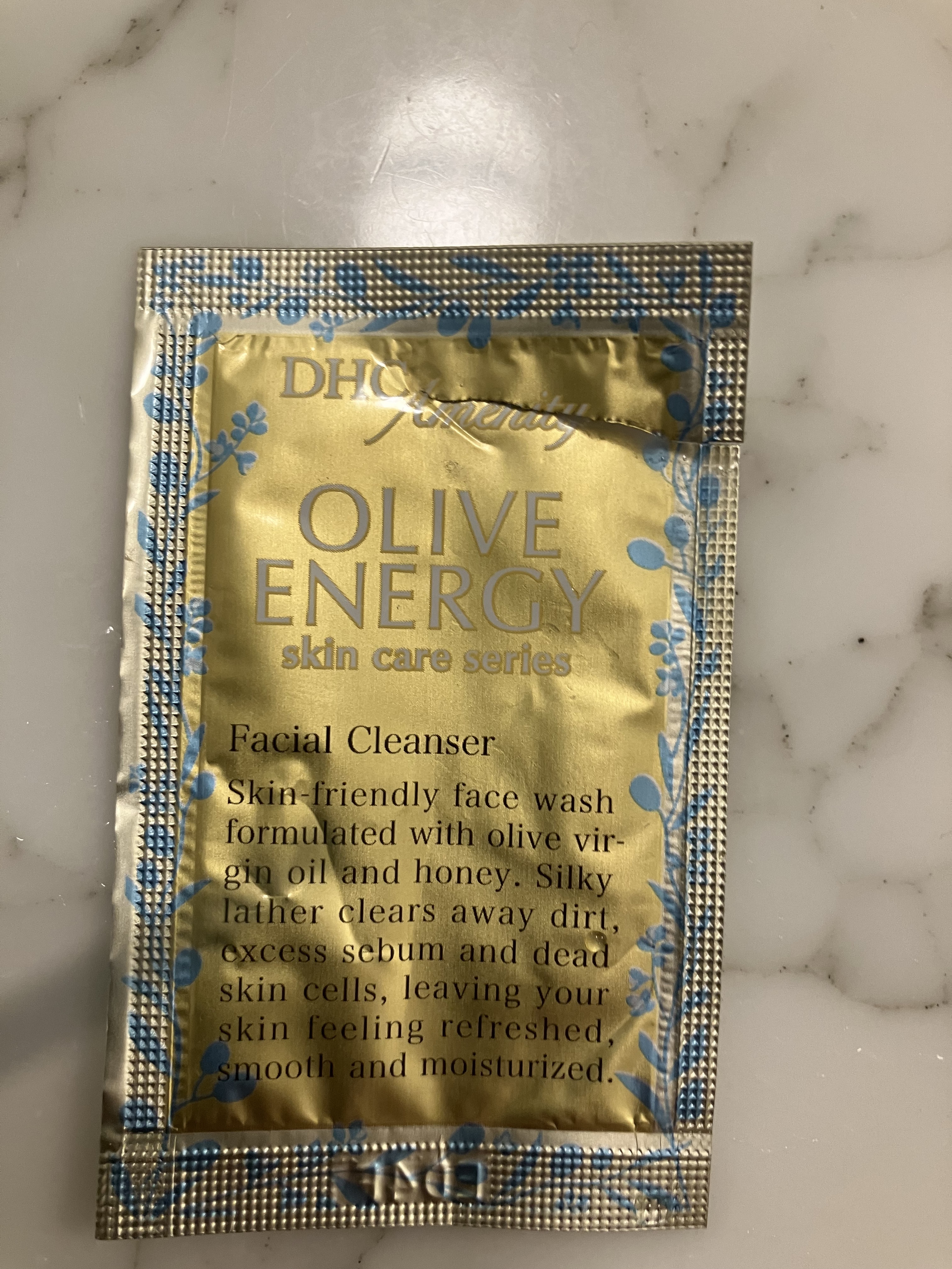 DHC マイルド フォーミング ウォッシュのクチコミ「DHC　マイルド フォーミング ウォッシュ

旅行先のホテルのアメニティで使ったスキンケア。
.....」（1枚目）