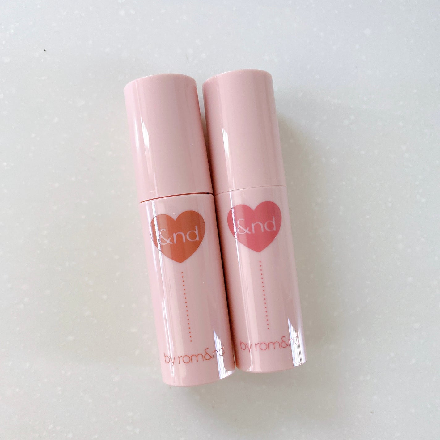 アンドバイロムアンド グラッシーボムティント/&nd by rom&nd/リップティントを使ったクチコミ(3枚目)