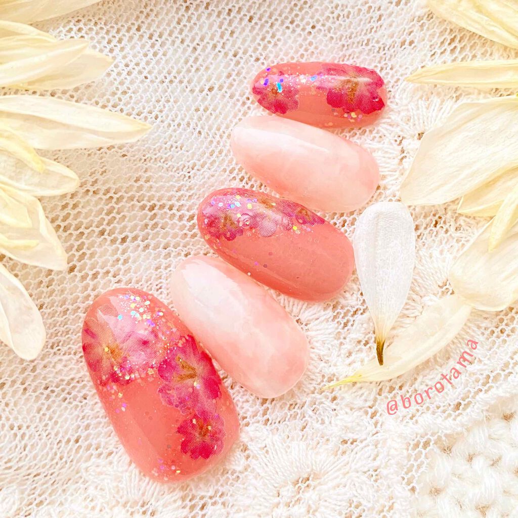 Atシロップグラデーションネイル Art Collectionを使った口コミ キラキラ花びらネイル 100均のシールな By Borotama 混合肌 Lips
