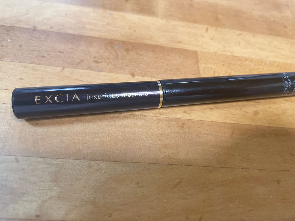 ALBION エクシアAL ラグジュリアスマスカラのクチコミ「 初めてこんなに高いマスカラ買ってみました！！
店員さんがこれ塗ってるだけでまつ毛美容液も配合.....」（1枚目）