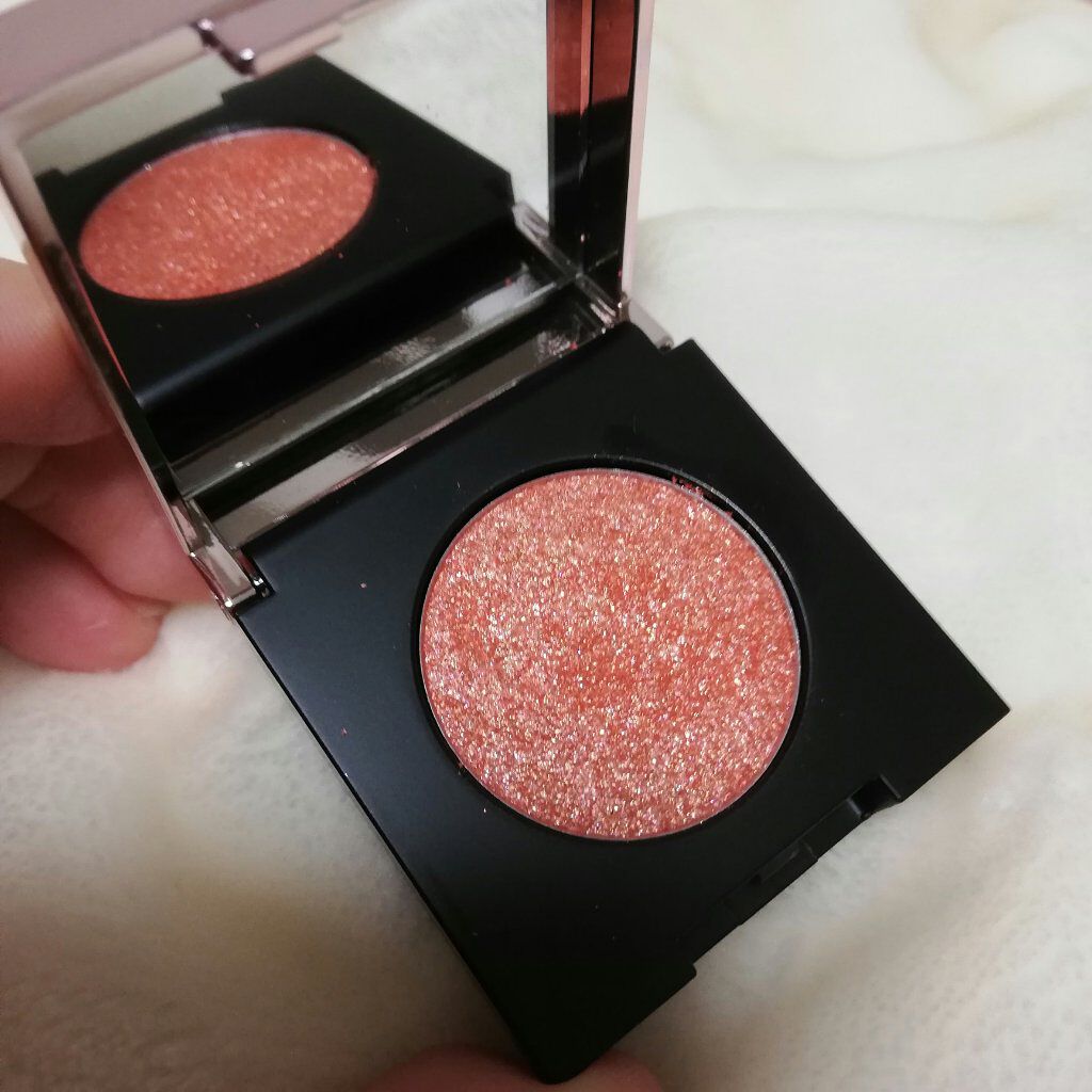 グリッターロックアイズ/ETUDE/単色アイシャドウを使ったクチコミ(2枚目)