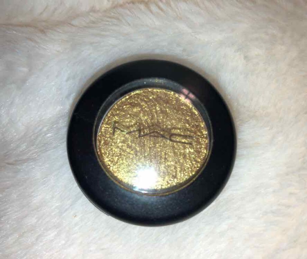 ダズルシャドウ/M・A・C/単色アイシャドウを使ったクチコミ（1枚目）