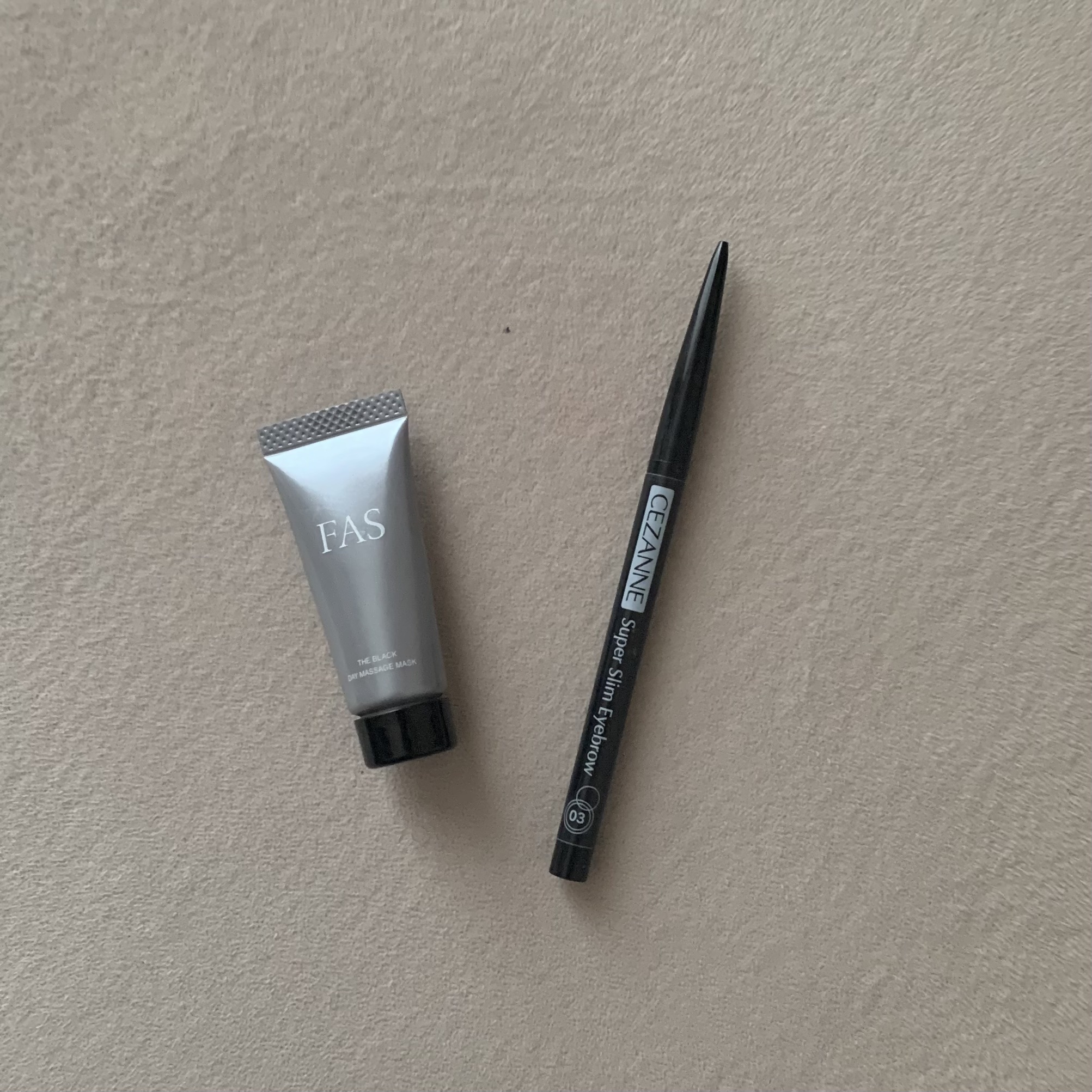 最近の使いきりコスメとスキンケア⛄️

☀︎セザンヌの極細アイブロウ　03
発売以降ずっと使っている愛用品🩷

☀︎FASのザ ブロック デイ マッサージ マスク
気になっていたFASが好きだと実感したアイテム
今年のスキンケアにはFAS