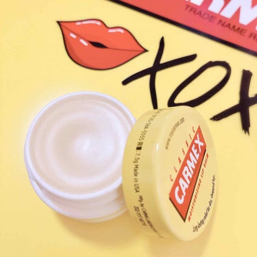 カーメックス moisturizing lip balmのクチコミ「☽⋆゜日本上陸！有名人に愛されているリップ

CARMEX リップバーム ジャー

1937年.....」（2枚目）