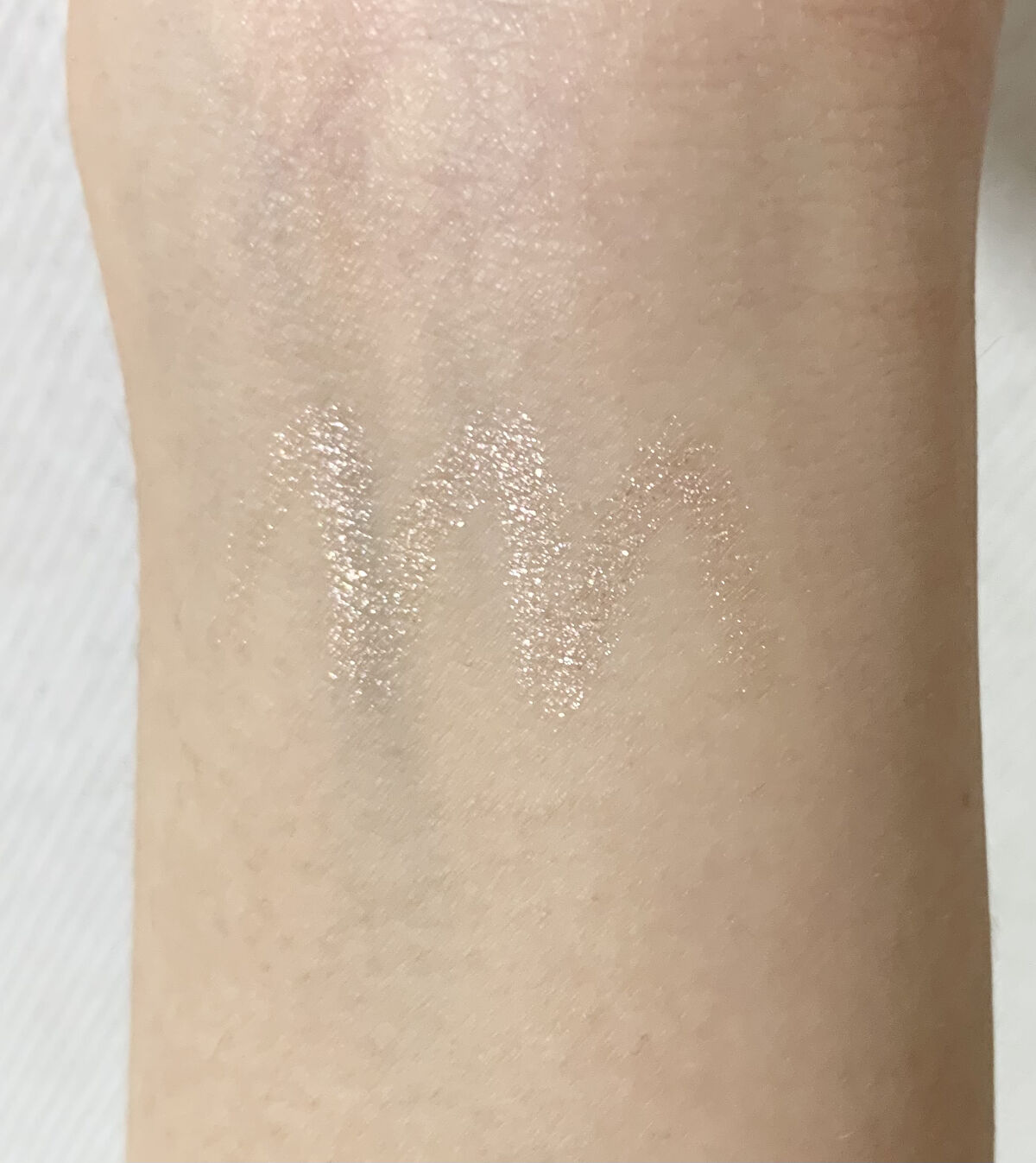 プリティー イージーグリッタースティック/unleashia/グリッターを使ったクチコミ（2枚目）