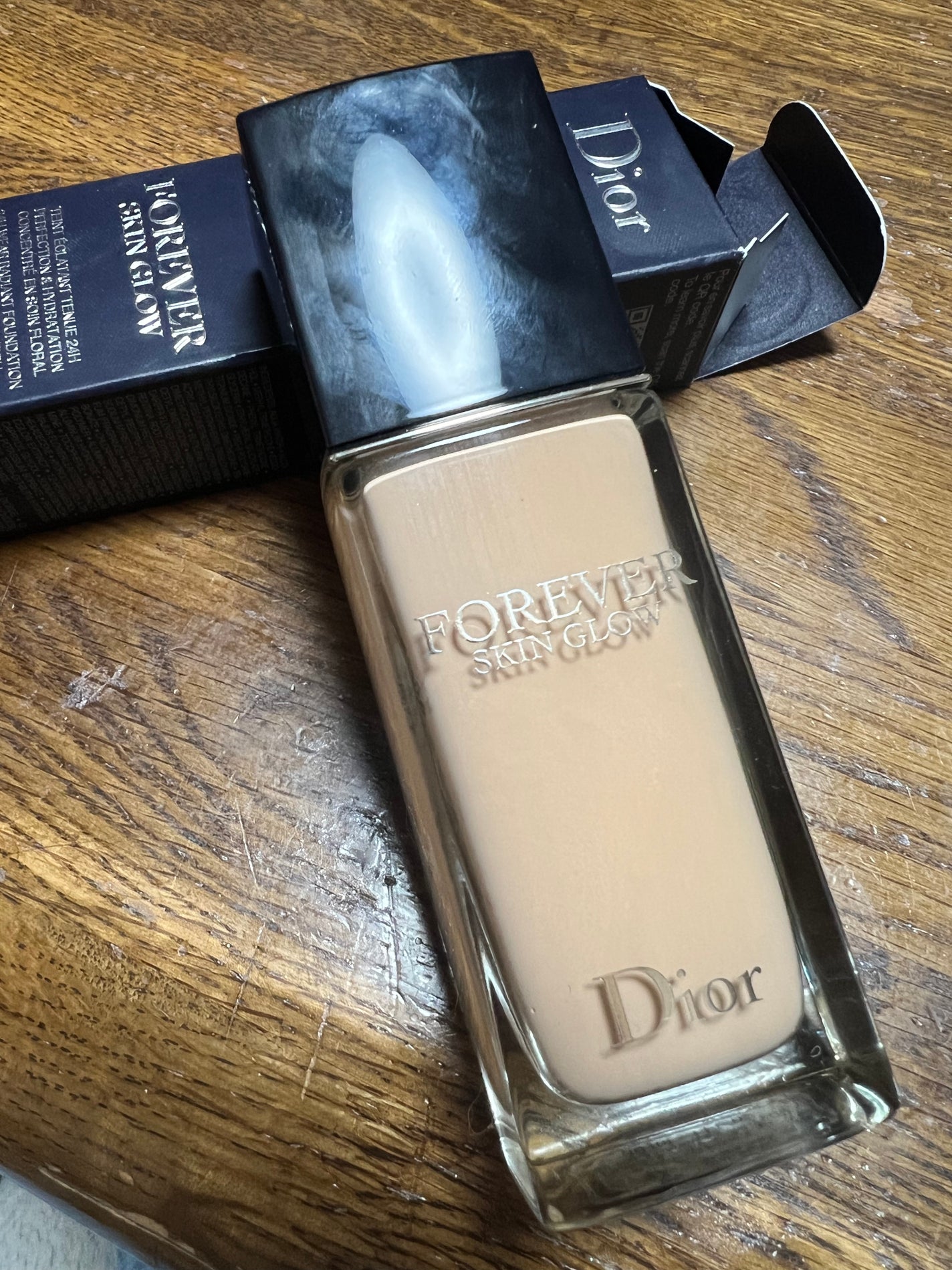 ディオールスキン フォーエヴァー フルイド グロウ/Dior/リキッドファンデーションを使ったクチコミ(1枚目)