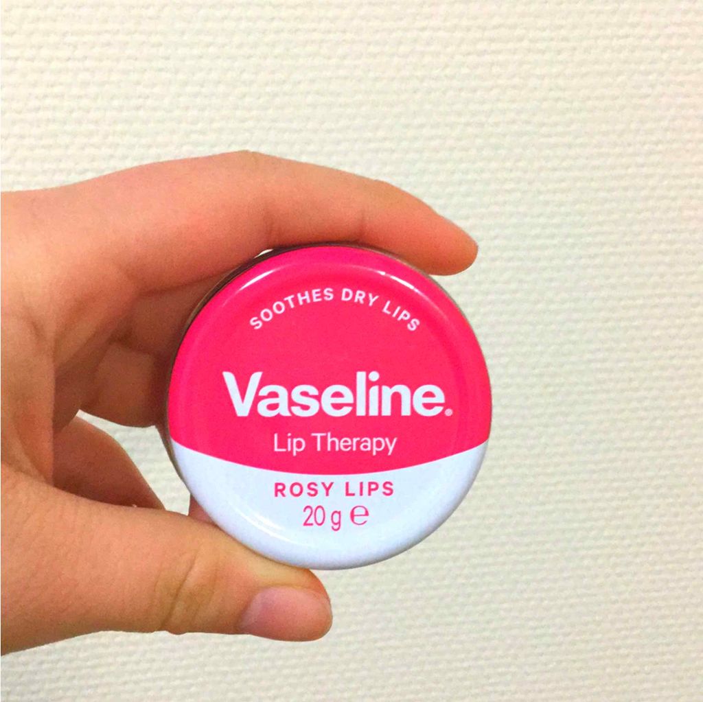 ヴァセリン リップ モイストシャイン オリジナル/ヴァセリン/リップバームを使ったクチコミ（1枚目）