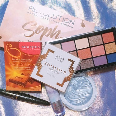 Revolution Soph Eyeshadow Palette/MAKEUP REVOLUTION/パウダーアイシャドウを使ったクチコミ（1枚目）