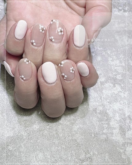 mauloa_nail on LIPS 「・🌼🌼🌼・ネイルやり方動画fantistにて多数更新してます☺..」(1枚目)